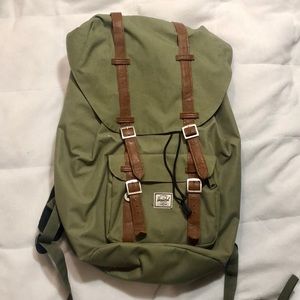 COPY - Herschel company army green backpack